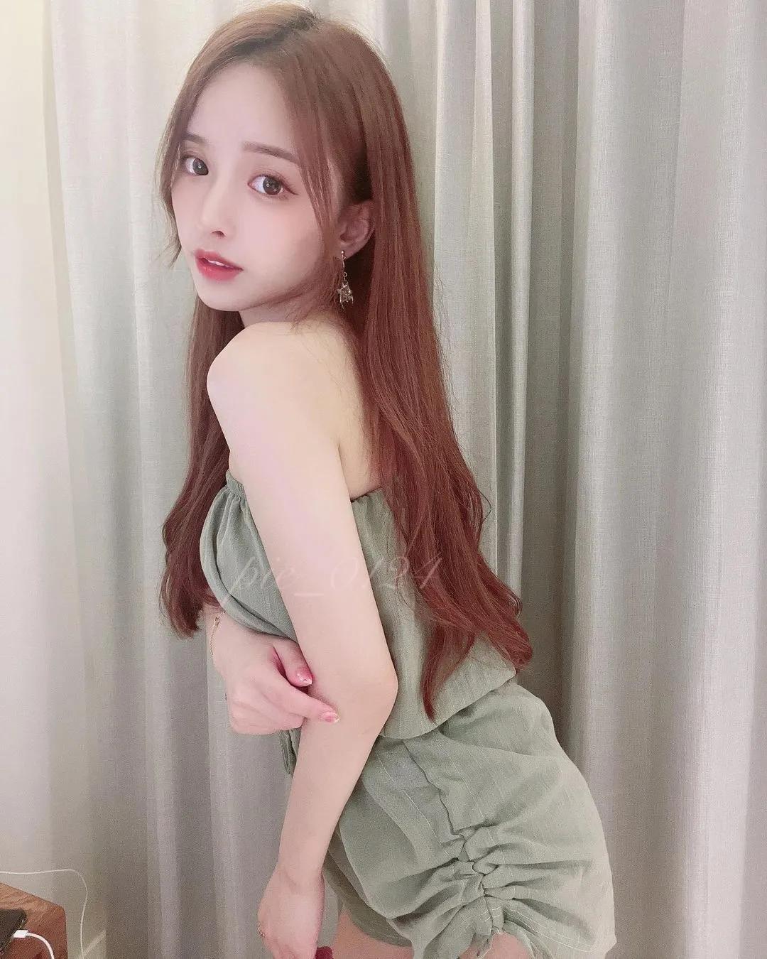 气质甜心「全糖熊熊」好身材不藏私 大秀性感辣照(1)