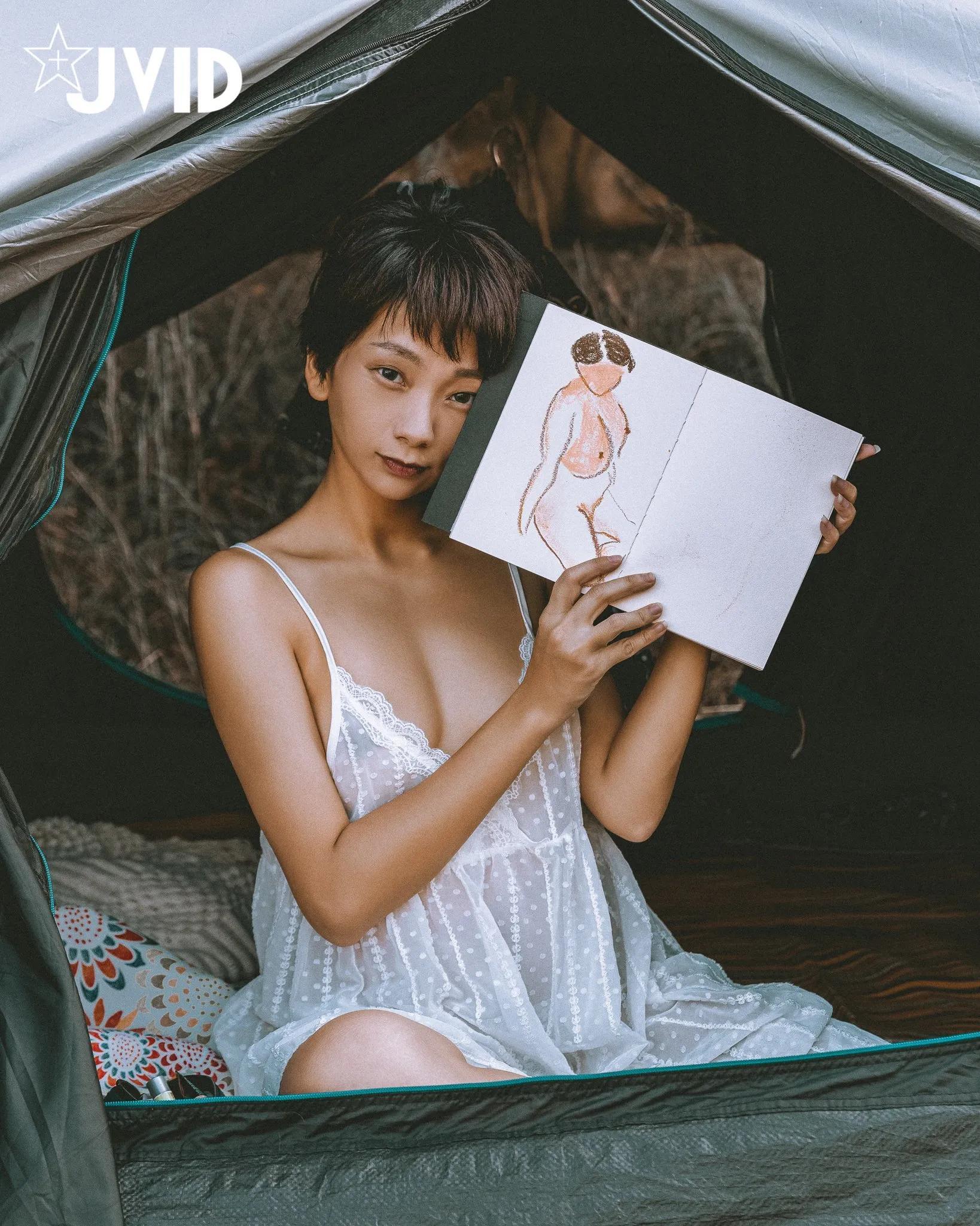 『JVID月刊写真Vol.189』天体露营！空灵系模特「小小」全裸解放与大自然共存！(8)