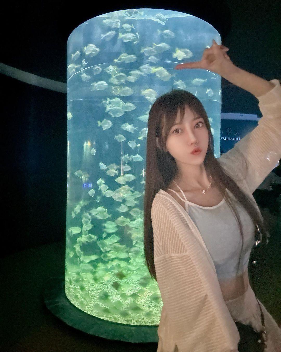 火辣正妹「吴芸帆」露出饱满乳沟....简直是视觉飨宴(9)