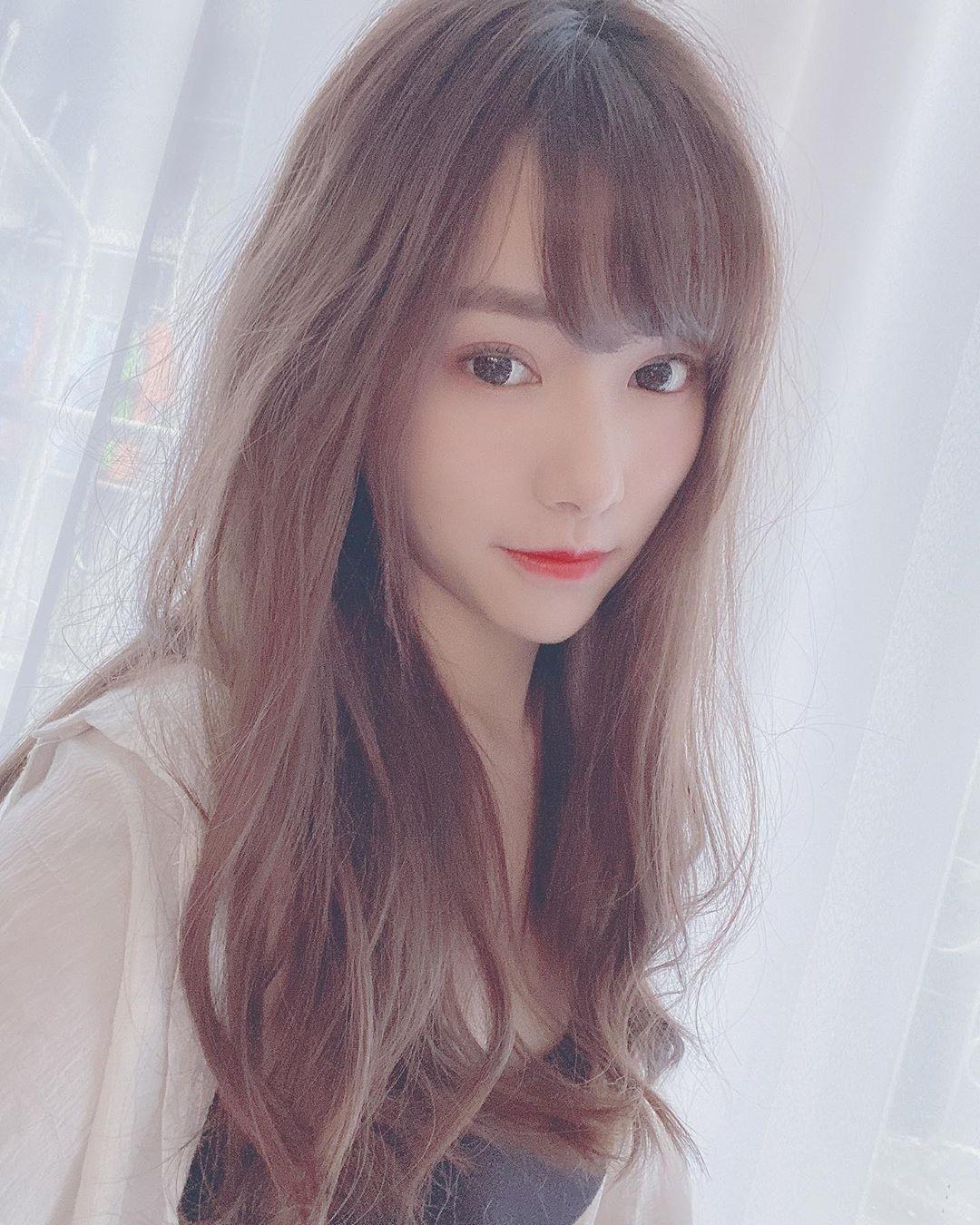 张又洁Mina 那电人大眼玲珑曲线让人难以抗拒(6)