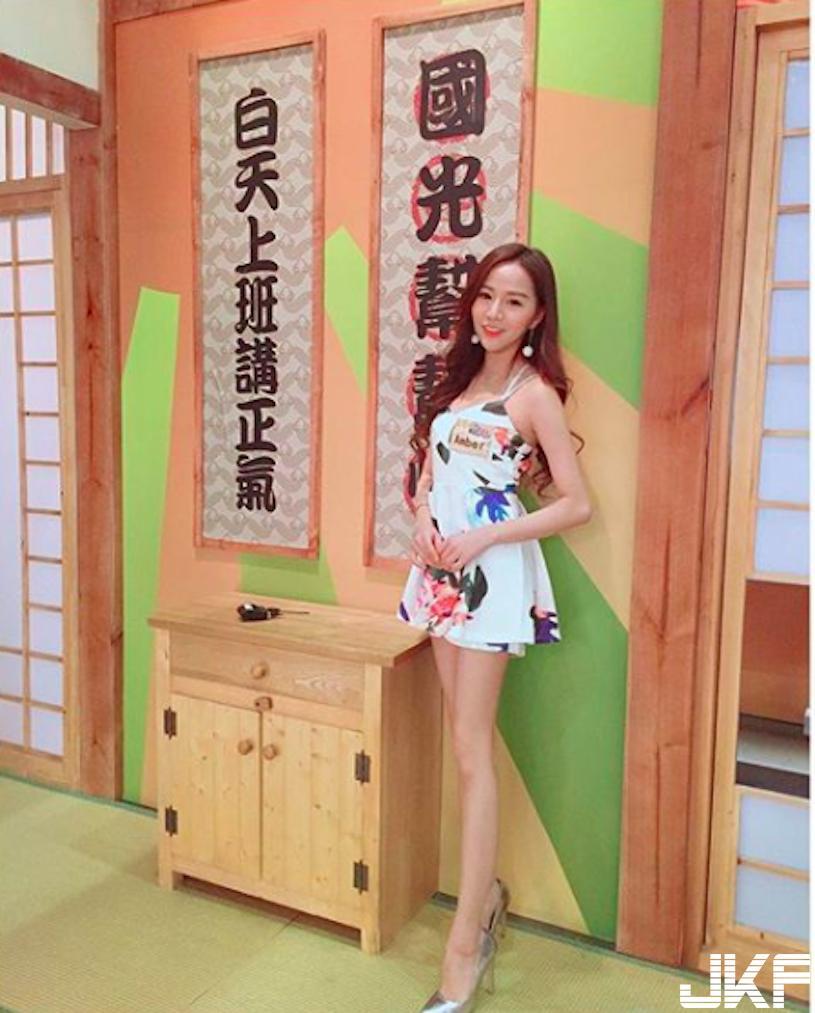 超甜大眼妹子！正妹Amber「惊人S曲线」吸睛度满分！-小湿妹图(12)