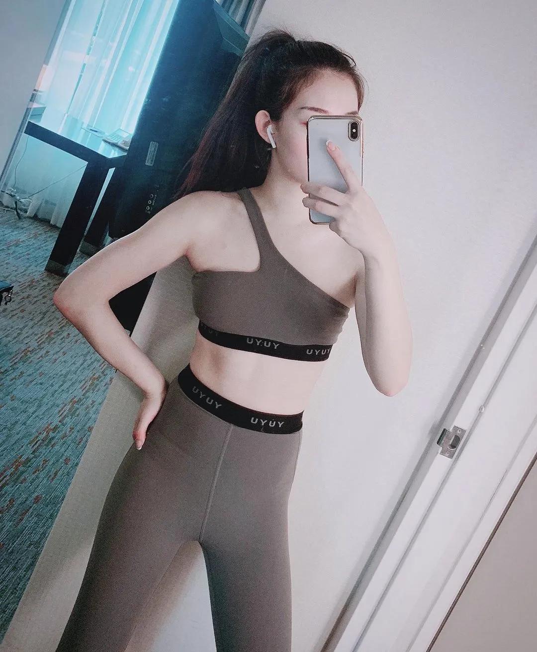 不喝先醉！仙气模特儿「利善榛Cindy」眼神清澈气质高雅，骨感美体穿上什么都好看！-小湿妹图(19)