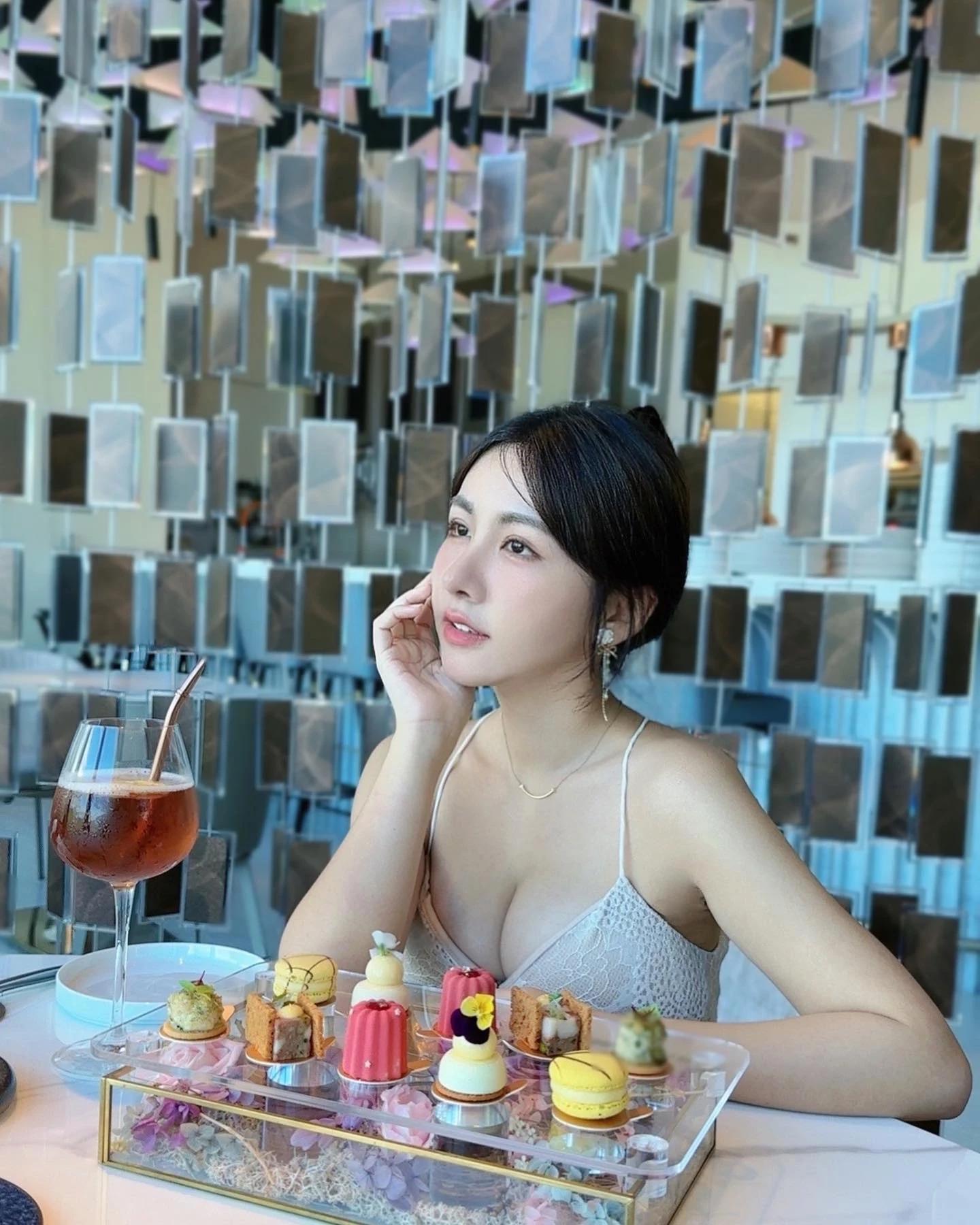 「周念薰」女王般的氣質 細腰爆乳 (45P)(32)