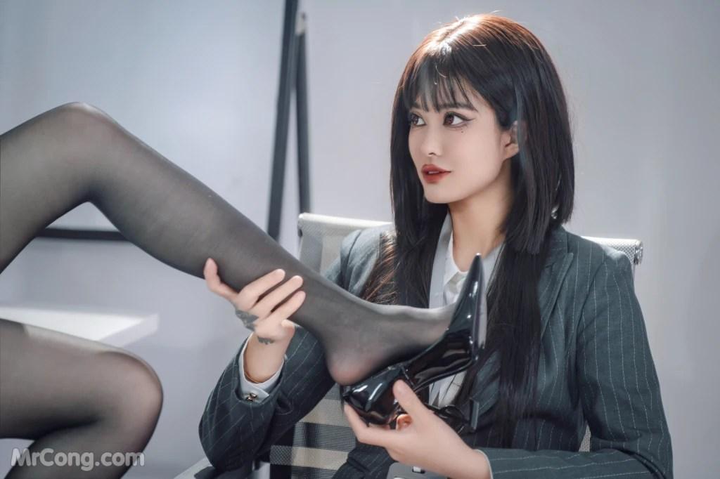 Coser@鹿八岁: 女上司和女下属 (70 photos )(34)