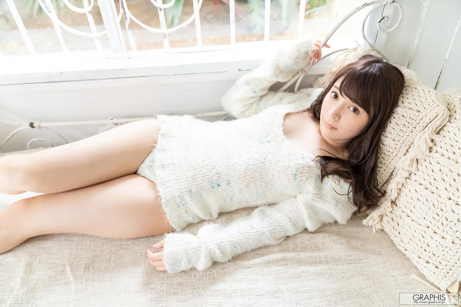 成宫りか 销魂大眼看不腻透出圆圆两粒好害羞(9)