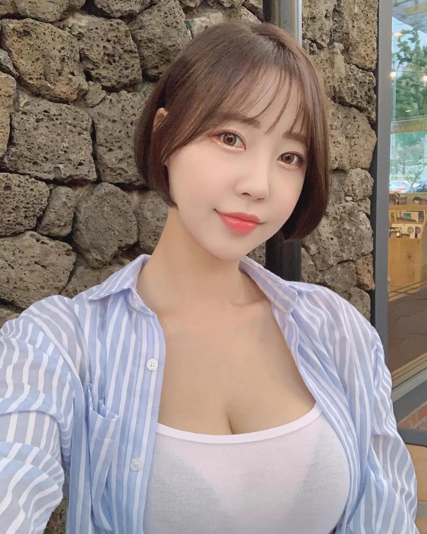 性感短发姐姐最爱穿「透视衣」上街　丰满美乳完全遮不住！(6)