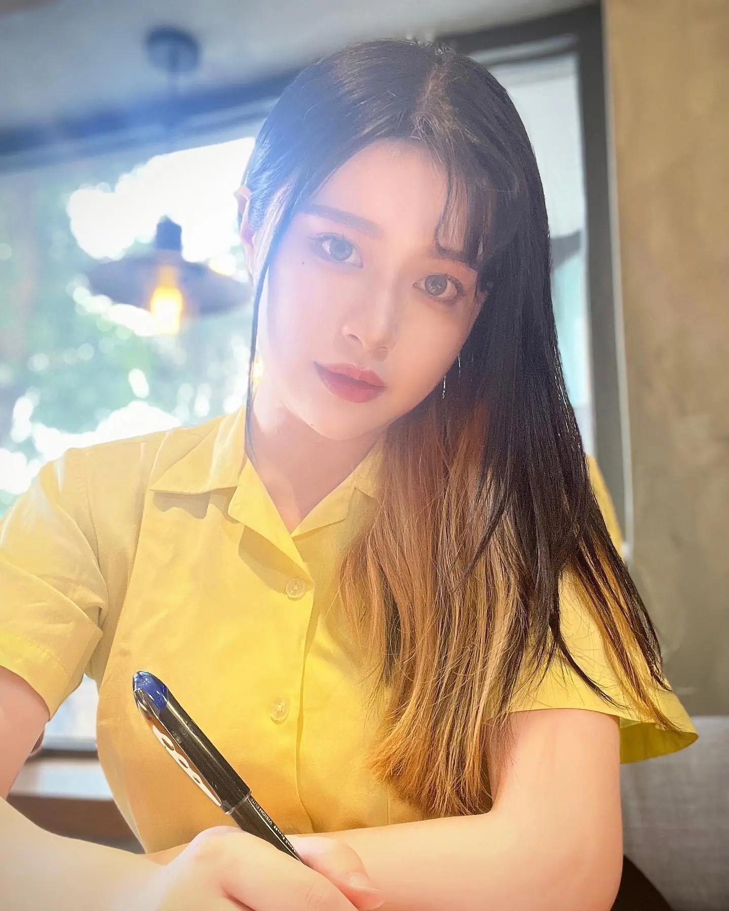 日本台籍写真女星「腻腻にに」回国发展　举枪要当最辣枪手！(5)