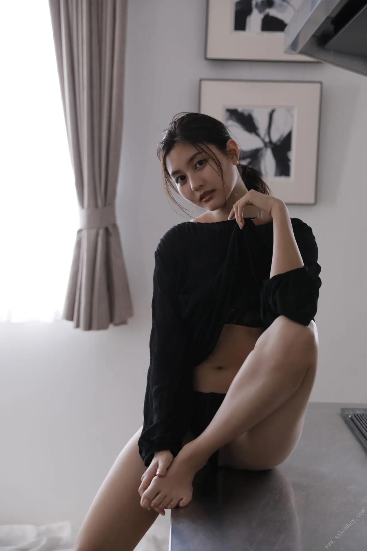 [林ゆめ] 性感写真强势出击 嗅出诱人美乳身材(6)