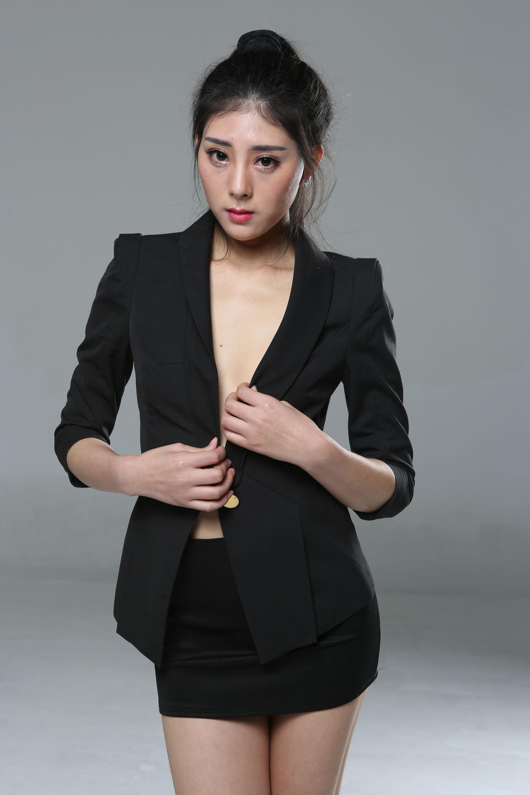 国模套图 国模小婉人体私拍套图(191)