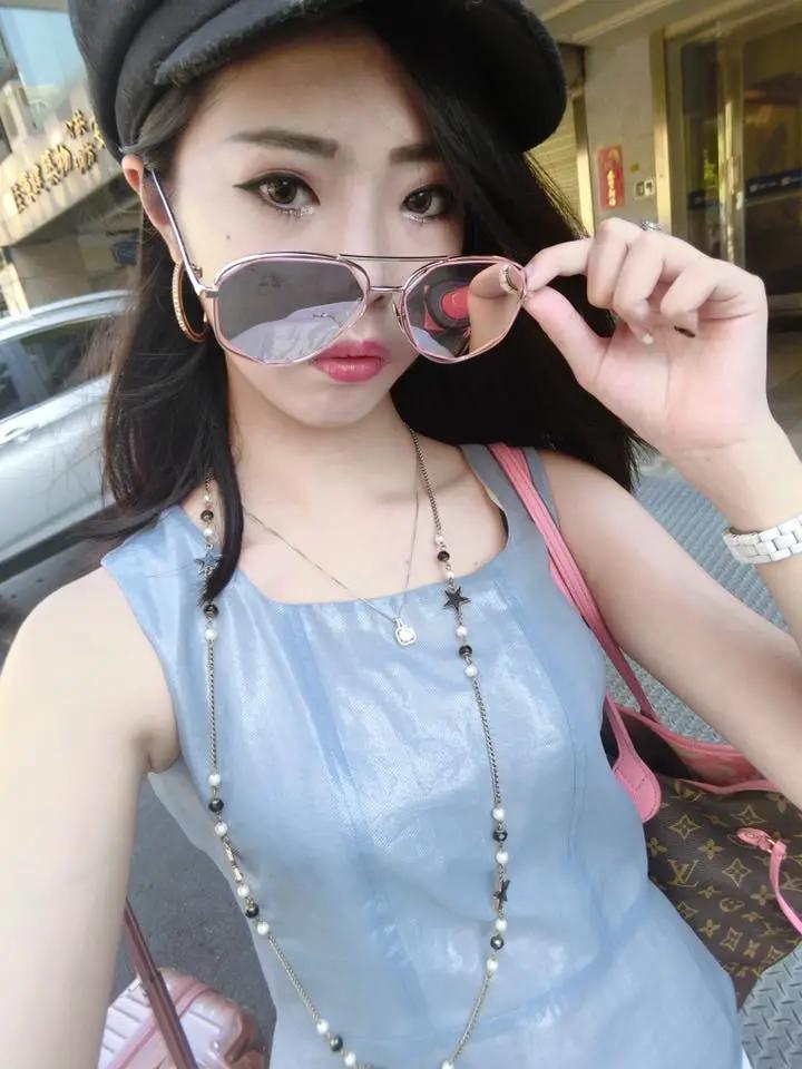 火辣小恶魔！「亚姬Allison」超狂身材前凸后翘还挂两颗大炸弹，男粉甘冒风险也要关爱！(4)