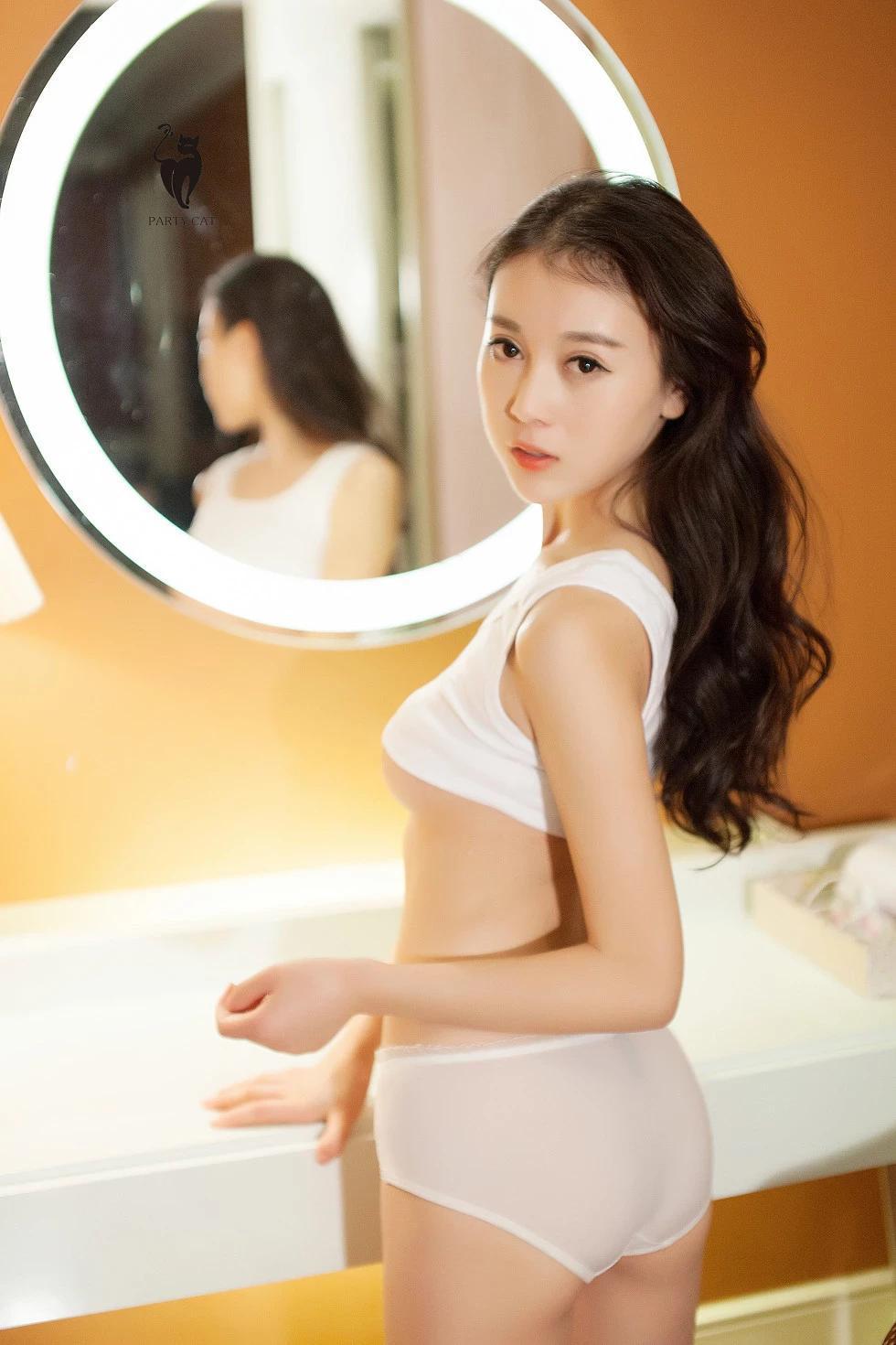 [PartyCat轟趴貓]No.088_嫩模趙小米私房白色內衣配白色蕾絲內褲撩人誘惑寫真52P(44)