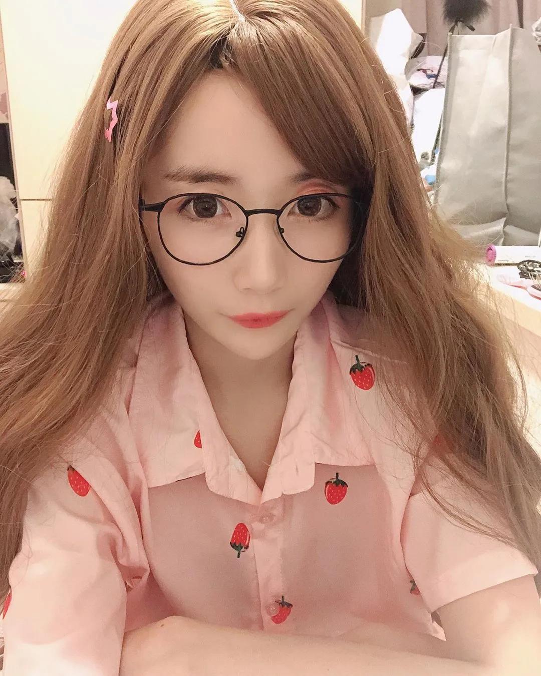 小脆月危 高颜值让人恋爱正妹...看一眼就无法自拔(3)