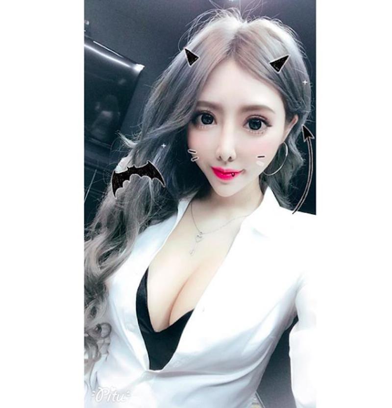 超邪恶「完美屁屁」！性感辣模「丁字裤自拍」画面太撩人！爆乳俏臀美腿一次满足！(14)