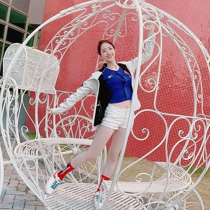 12强中华队啦啦队员「罗咏韶」惊天美腿引肉搜暴动　笑起来瞇成一条线让人好著迷-小湿妹图(15)