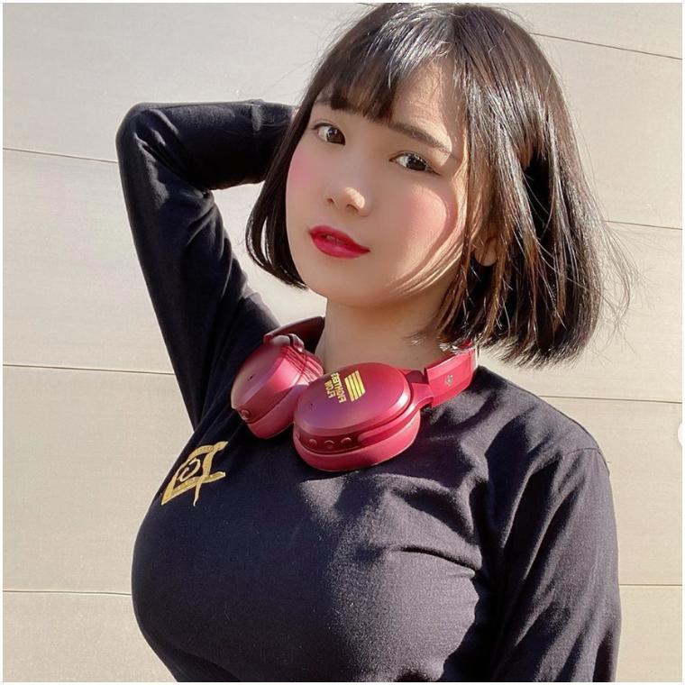 刷到双乳爆出！日本童颜巨乳「女 DJ Mei」刷碟照爆红　网友：胸前弹跳程度比音乐猛…(6)