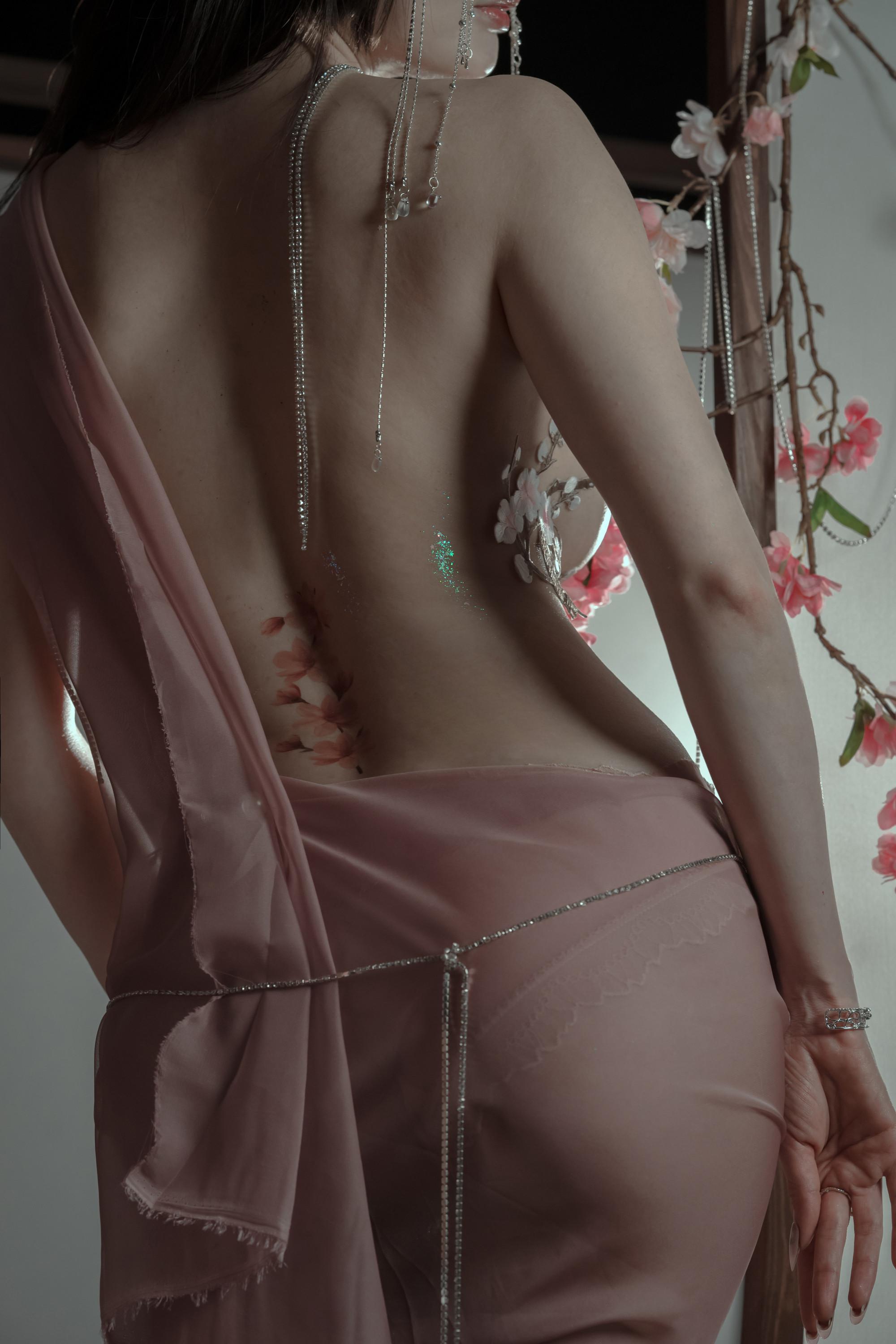 秋和柯基《樱花御姐》美人身影耀眼夺目(34)