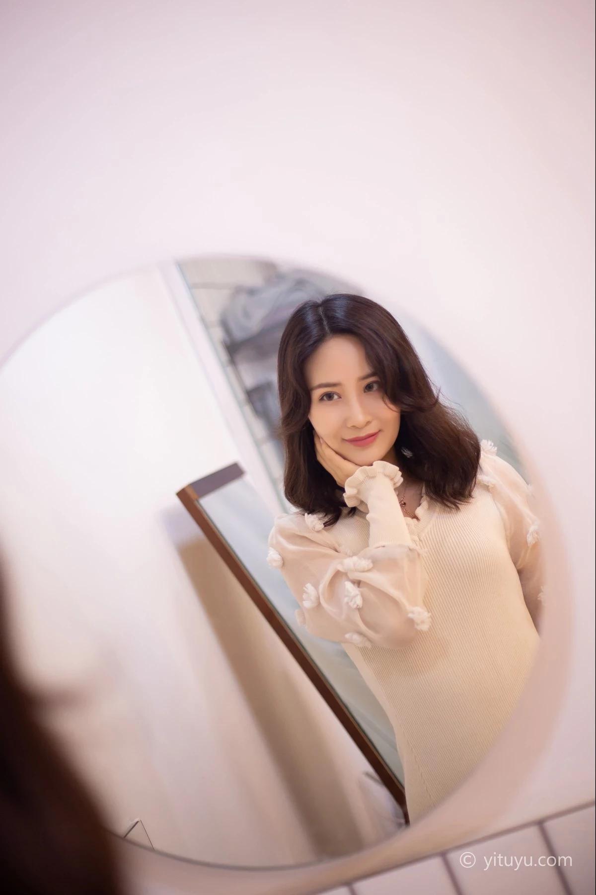 [藝圖語]Vol.012_模特毛毛愛的寄託主題私房純白連身裙配絨毛絲襪清爽迷人寫真29P(15)