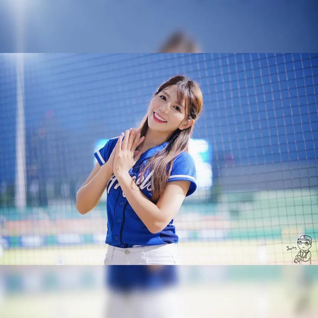 火辣应援女神东东 性感身材让人口水止不住啊!(2)