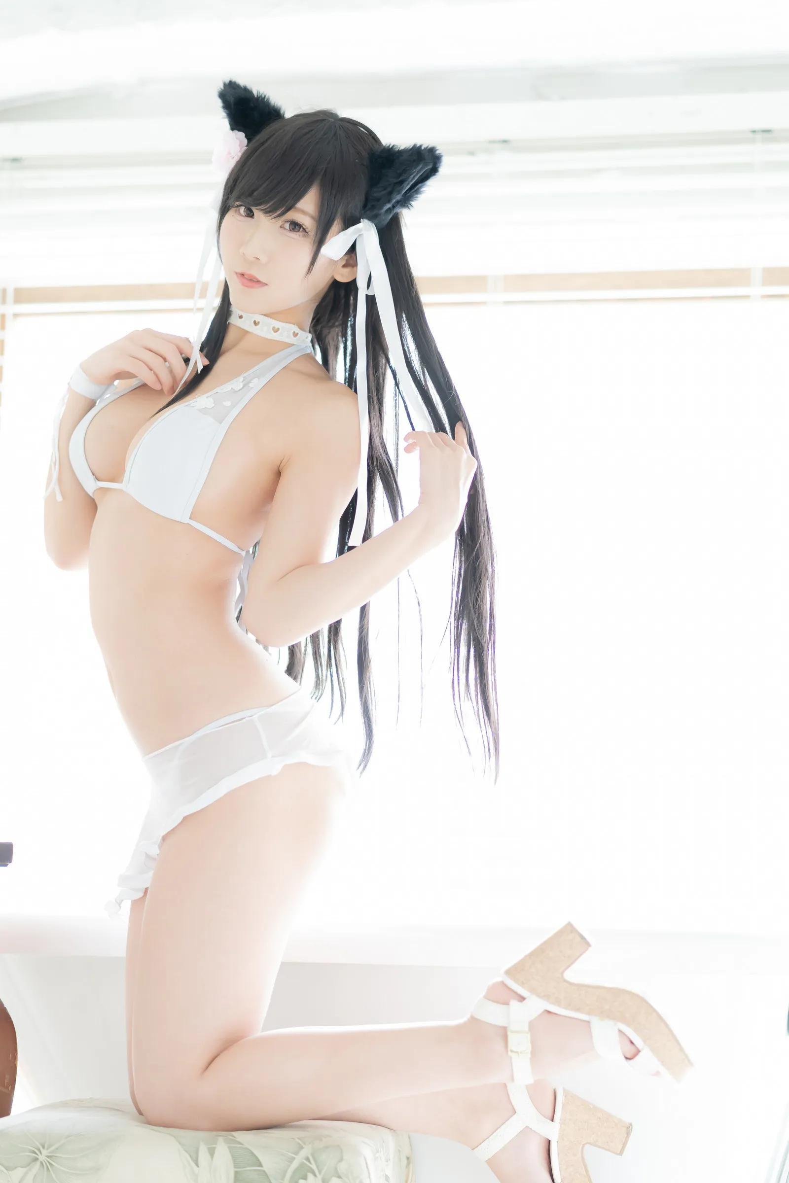 けん研(けんけん)《碧兰航线-爱宕2》白色泳装看了好心动(51)