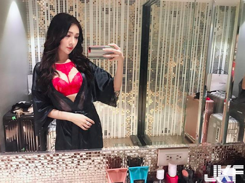 火辣辣！餐厅捕捉「超胸美腿妹」饱满身材太犯规！让人迷恋的「美乳视角」有够诱人…(3)