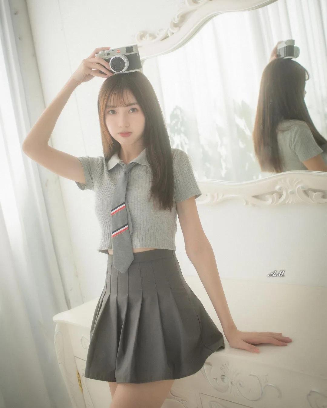 长腿正妹「恵米」火辣身材太犯规！笑容甜到要蛀牙了(13)