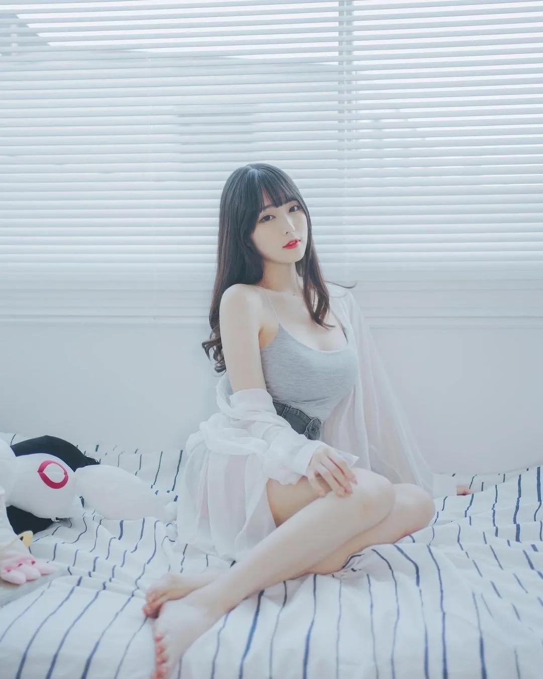 极品正妹「玮庭Angela」曲线毕露冲击感让人好窒息(8)