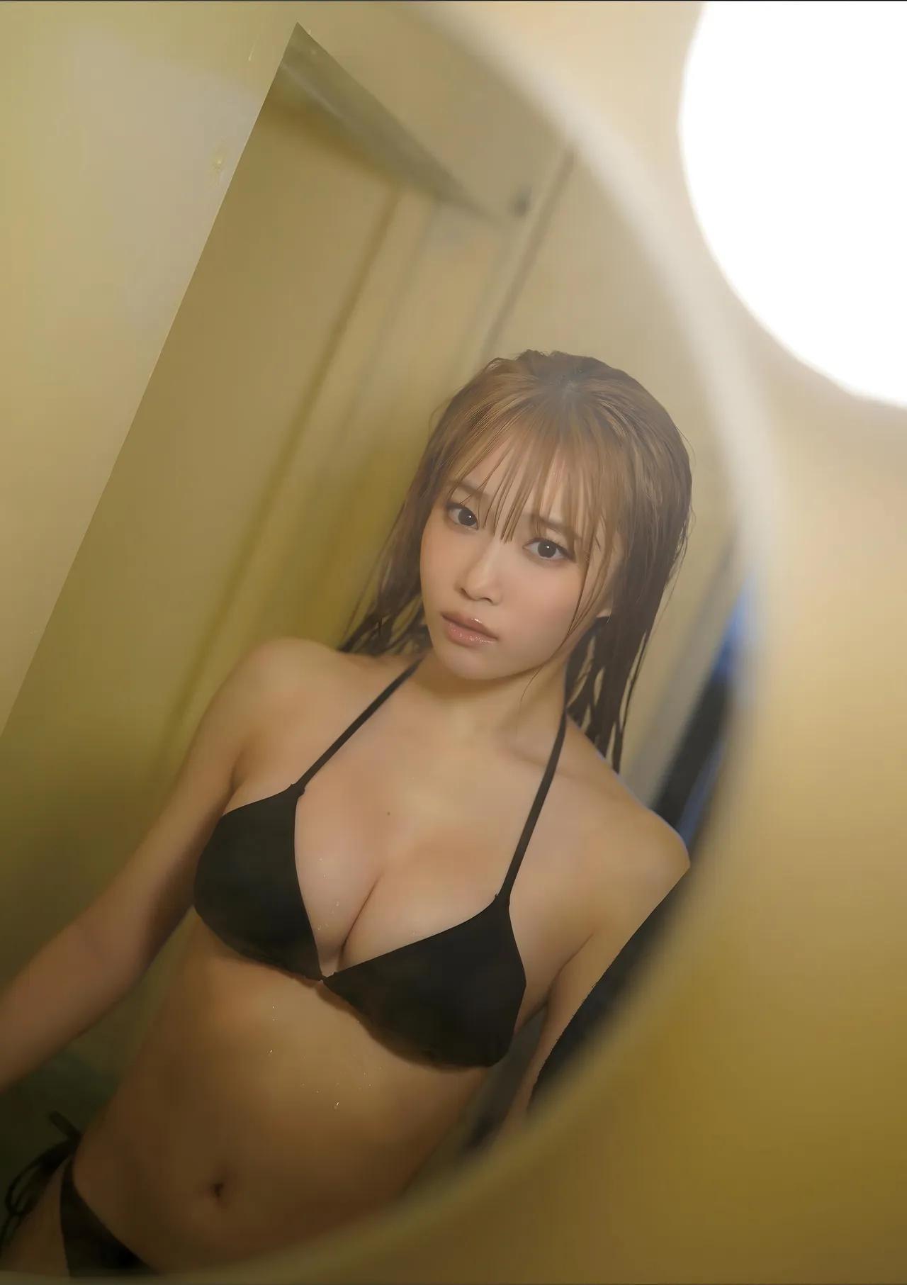 [岸みゆ] 白皙身材...极品曲线加深沟(56)