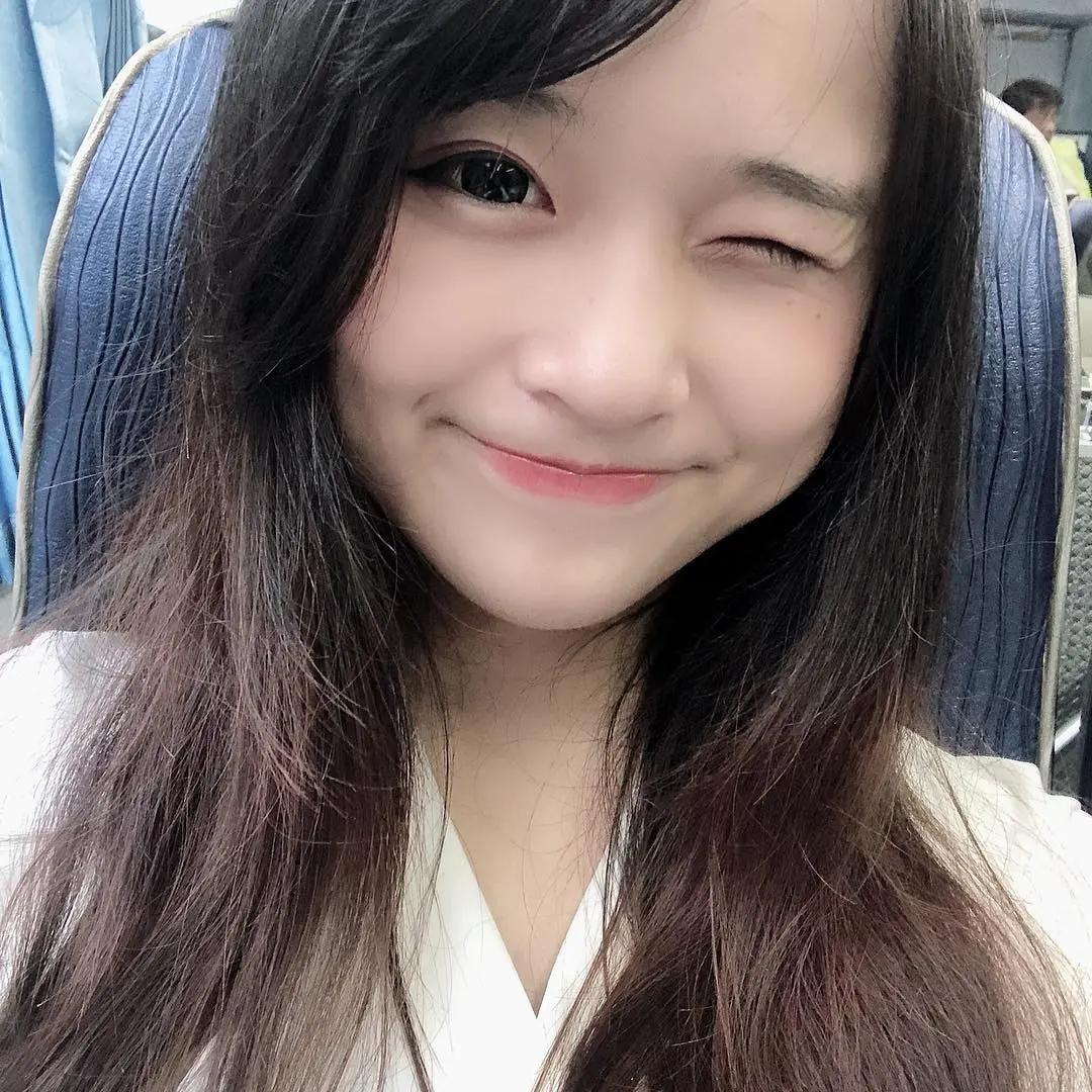 童颜乳牛妹「牛牛」甜萌气直让人融化　丰满上围感觉产量很大！(12)