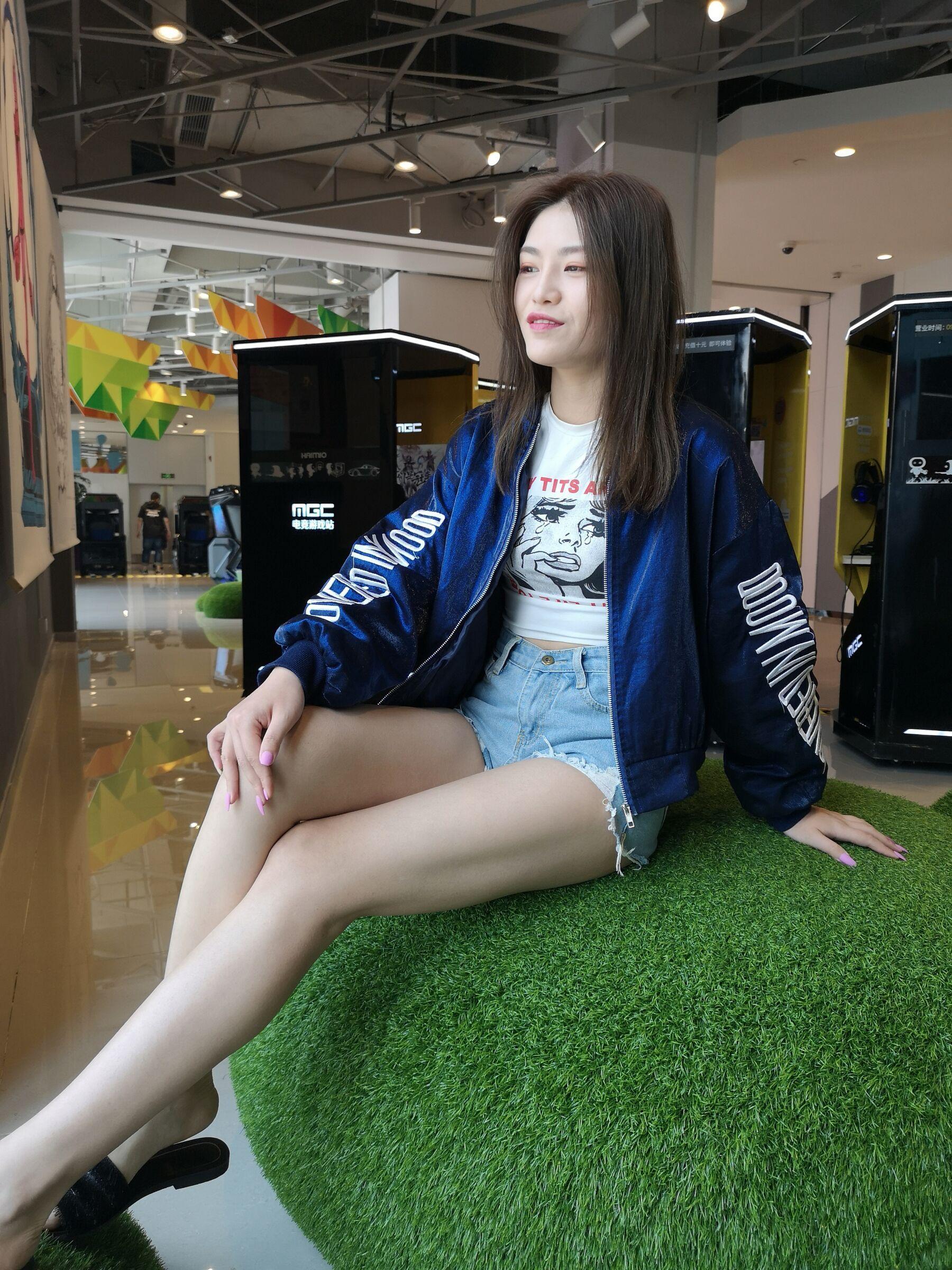 国模套图 国模潇潇人体私拍套图(16)