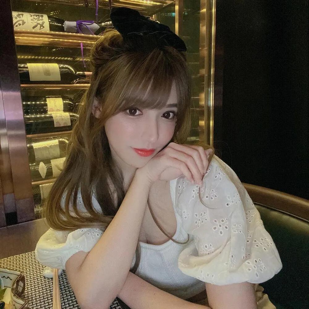 香港正妹「咏曦 Nina」胸前G杯美乳超抢眼 性感姿态超惊人可遇不可求(21)