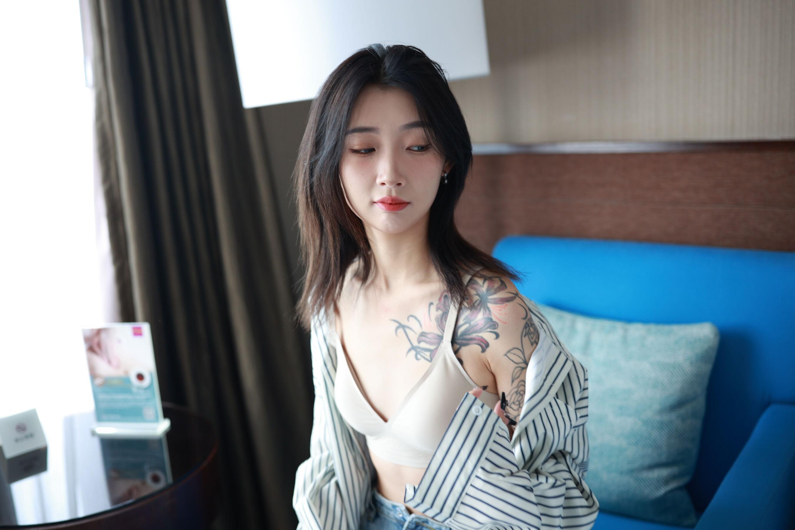 国模套图 国模念念人体私拍套图(556)