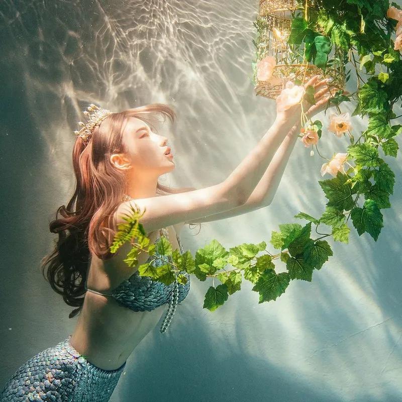 正妹Woozic一早起床穿著清凉阳台露屁股蛋这超透衣服短裤也太性感了吧(7)