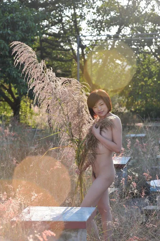 国模菲林人体私拍(61)