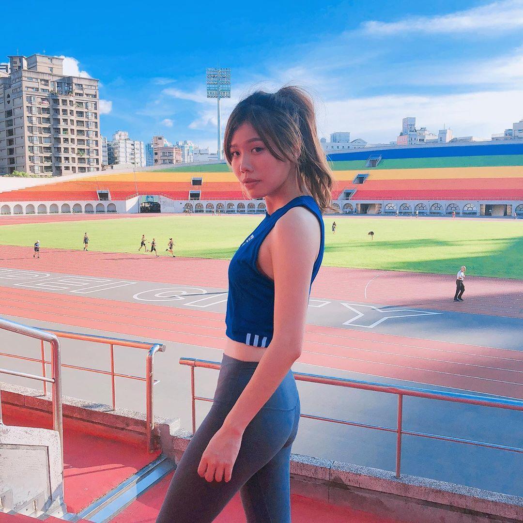 报队＋１！正妹讲师「陈诗诗」上围饱满下围翘挺，紧致美体让人只能吃＂肉包＂！-小湿妹图(11)