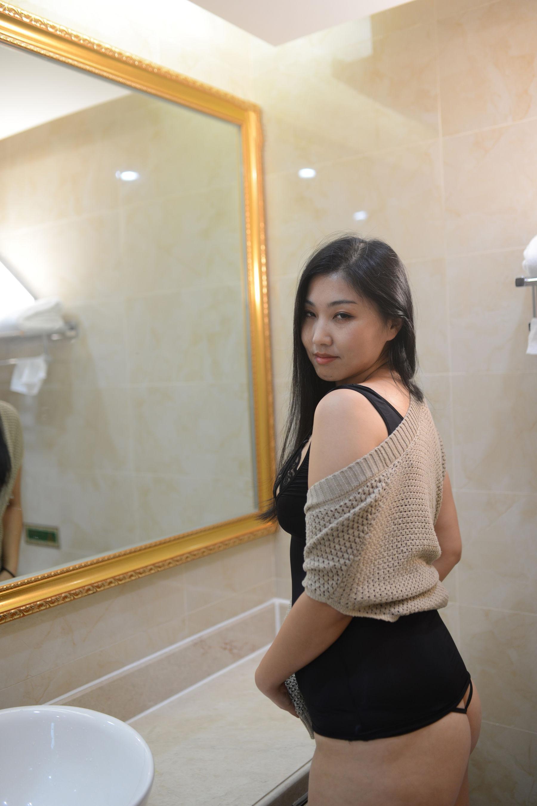 国模套图 国模呦呦大尺度性爱人体私拍套图(2)