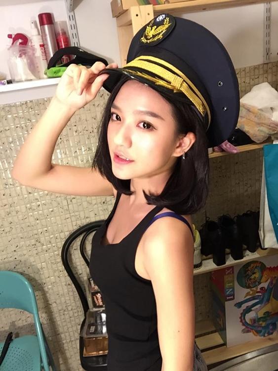 有腹肌的可爱小只马 黄郁心