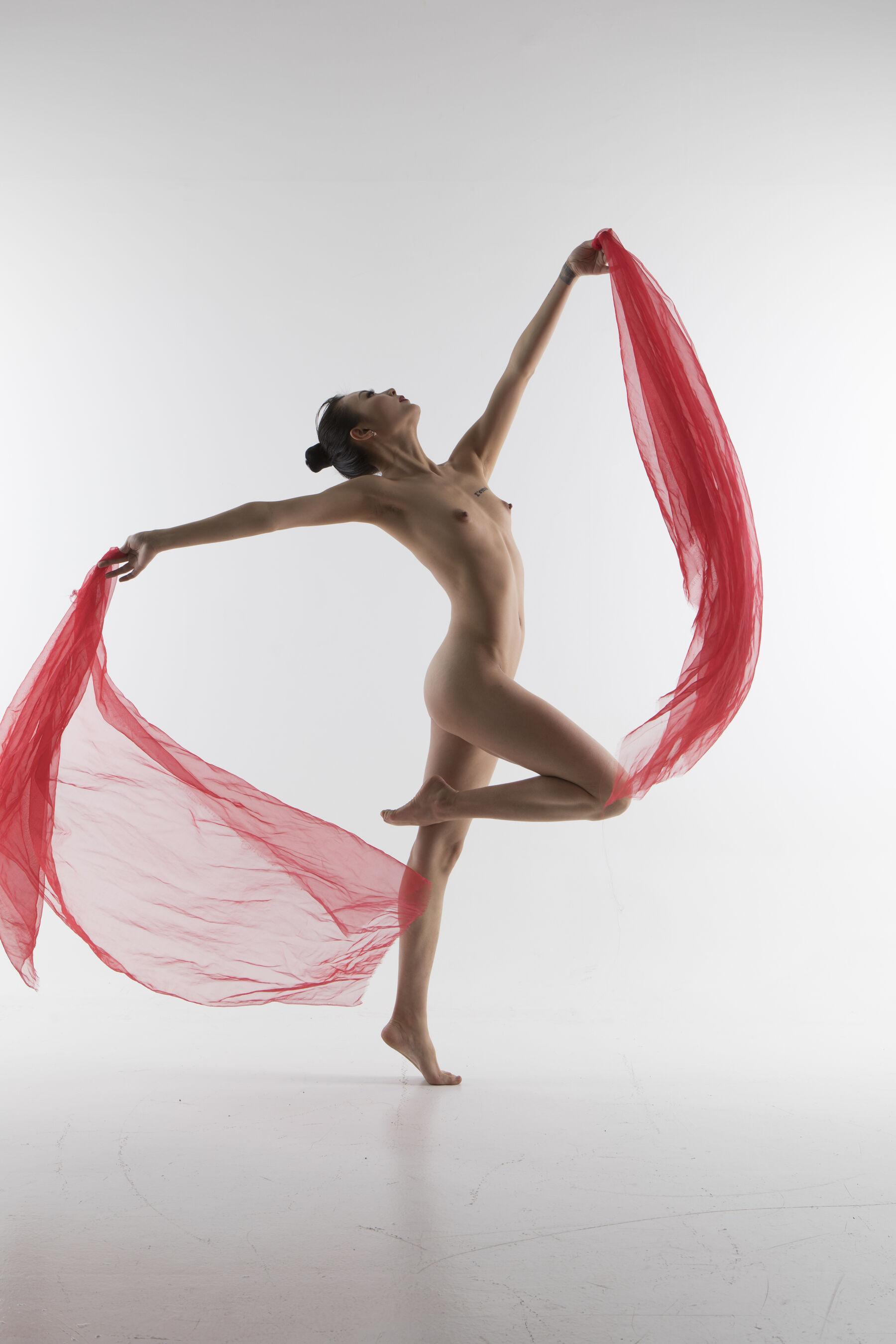 【行色】国模千屿大尺度人体私拍套图(164)