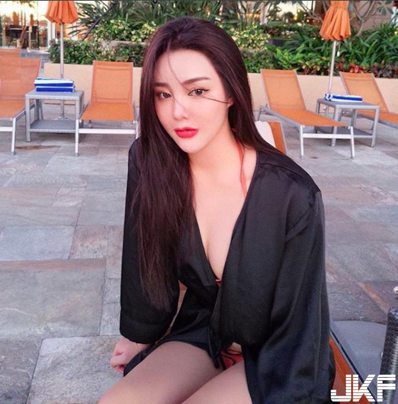 台湾妹子94赞！「波涛汹涌」比基尼火辣出水！「白皙饱满」画面好销魂～-小湿妹图(2)