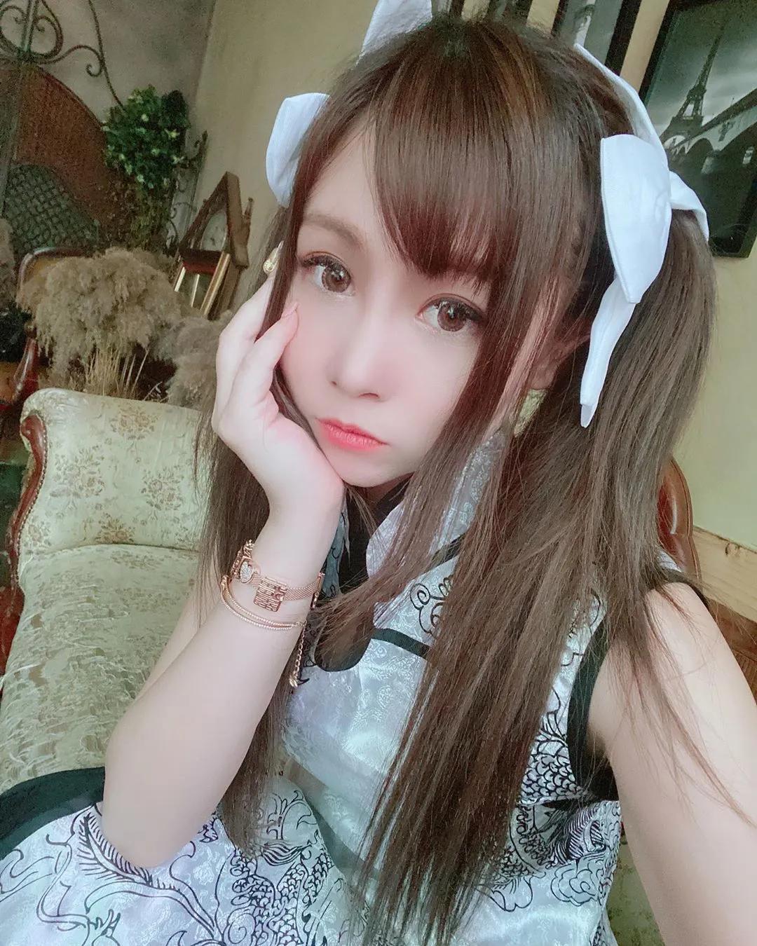 小林儿 胸前车头灯超亮眼.....让人快头昏眼花(1)