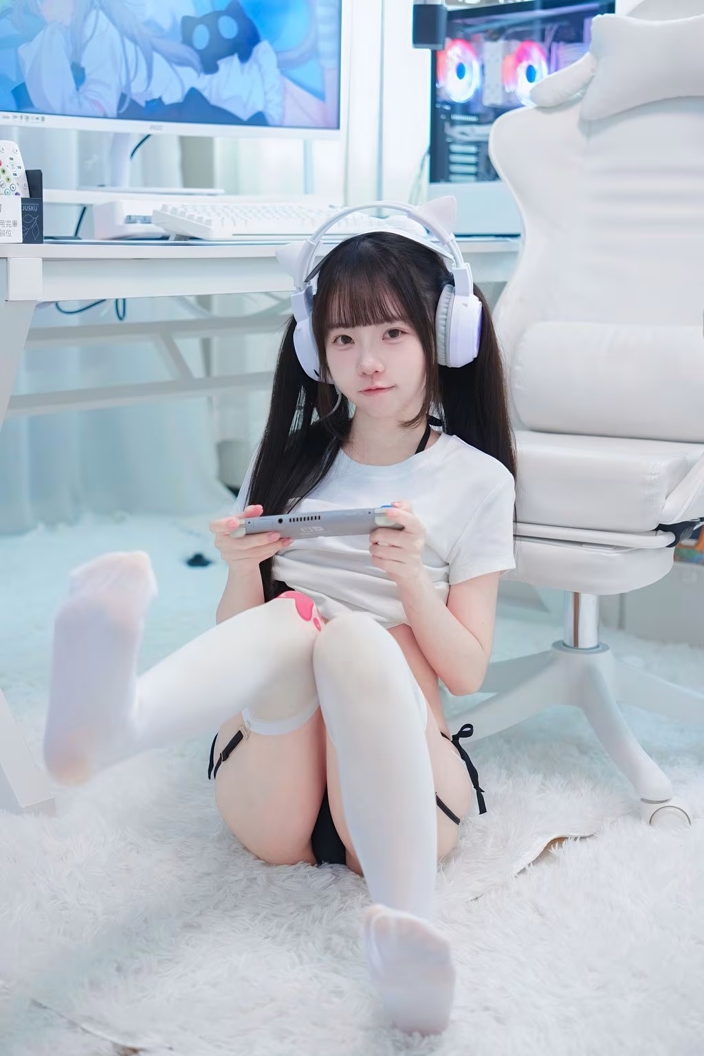 Coser可可小白兔：別打遊戲啦，打兔兔(35)