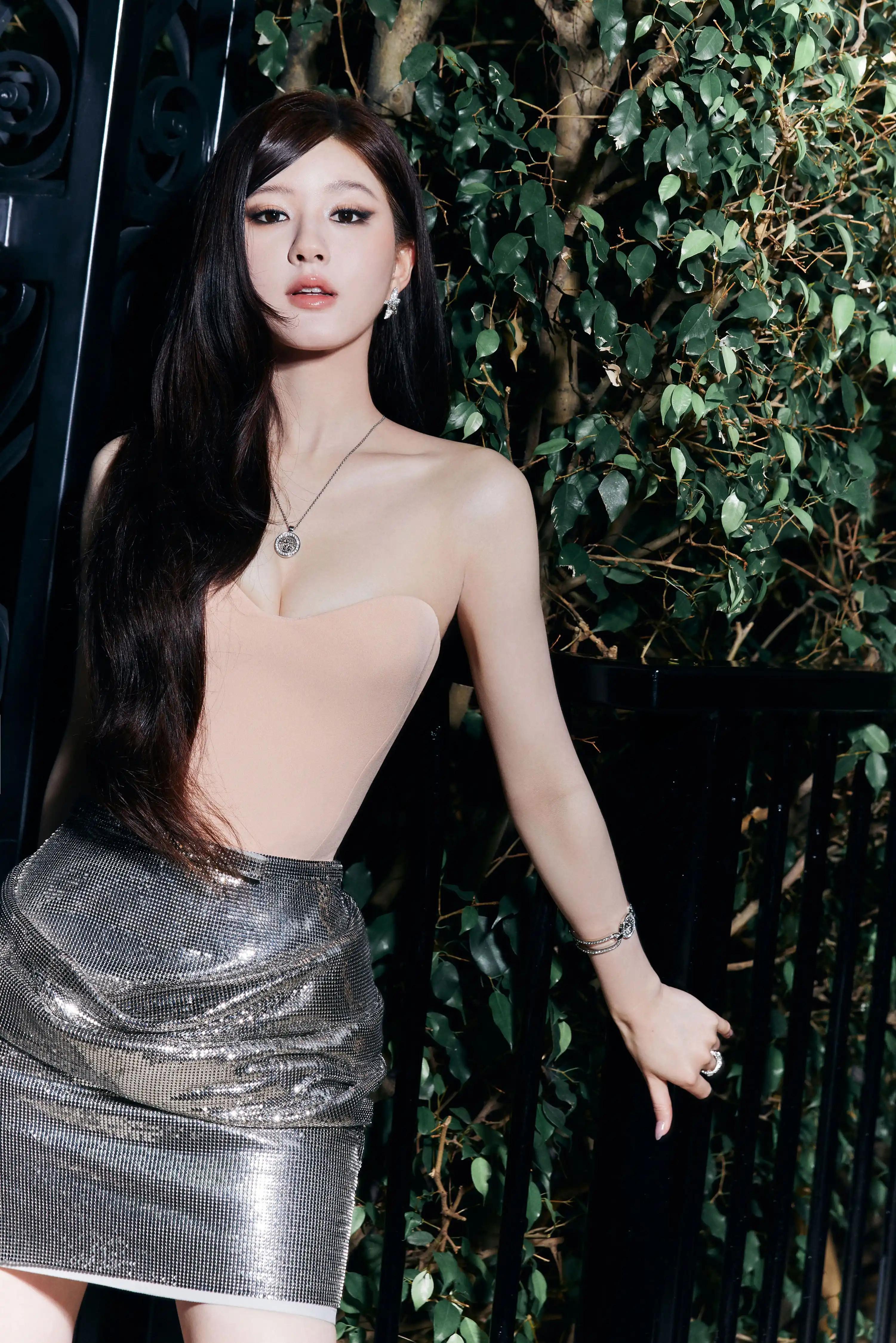 探索意式美学，揭晓神秘美杜莎—赵露思[高清套图](7)