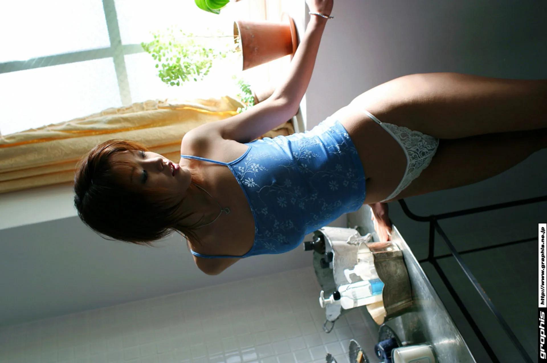 松井さくら 俏丽美女露馅超凶巨乳让人受不了(23)