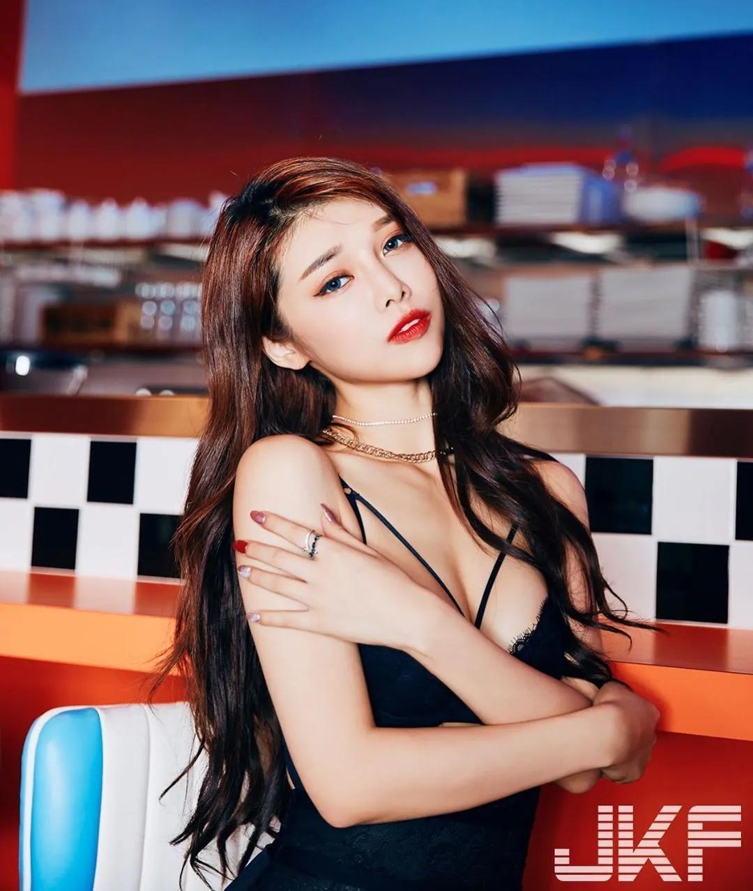 翘臀美乳尤物「尤妆妆」色气蜜桃摇不停　火力全开「激情爱抚」喷发浓厚工口味(7)