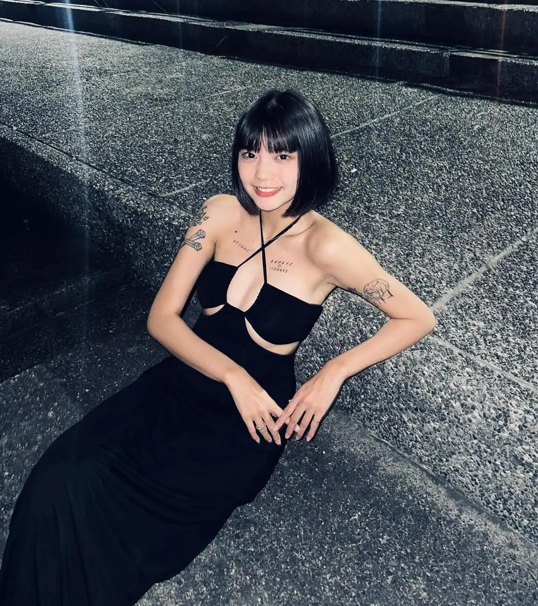 雪白肌诱惑「曾珮晨」 大眼女孩 甜美脸蛋(17)