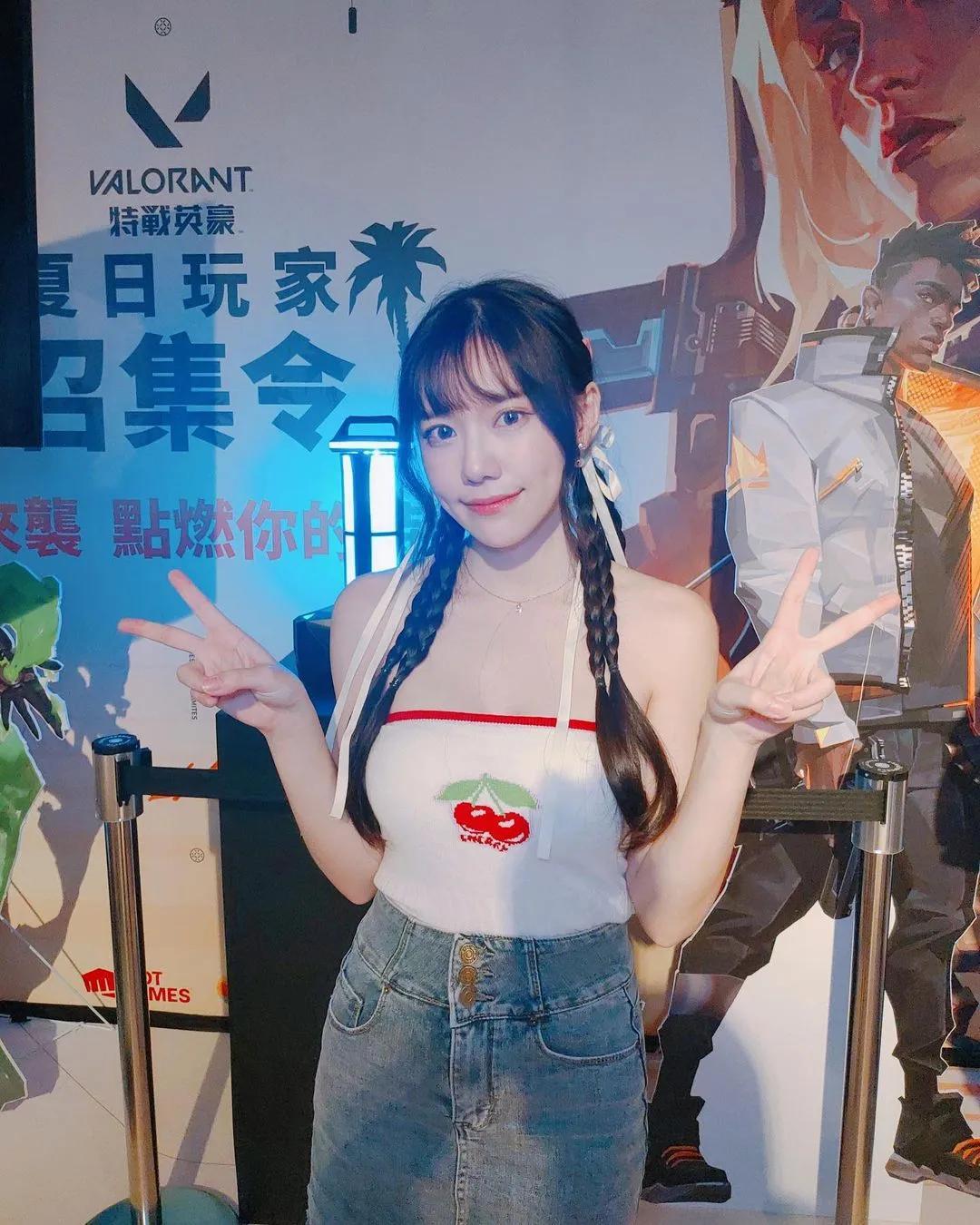 「皮皮17Baby」暗藏姣好身材 完全Hold不住(11)