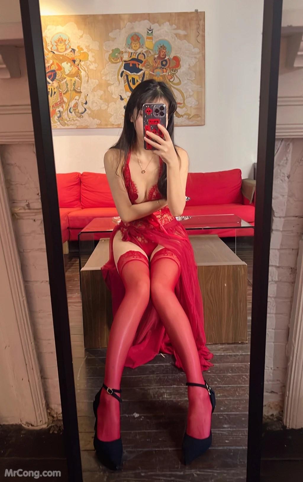 Coser@不呆猫: 霸气红色人妻 (57 photos )(14)
