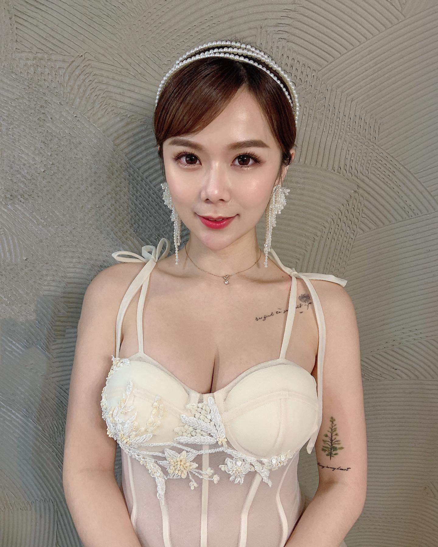 爆乳美女「予依Luii」白嫩半球倒出超养眼 看了好害羞(2)