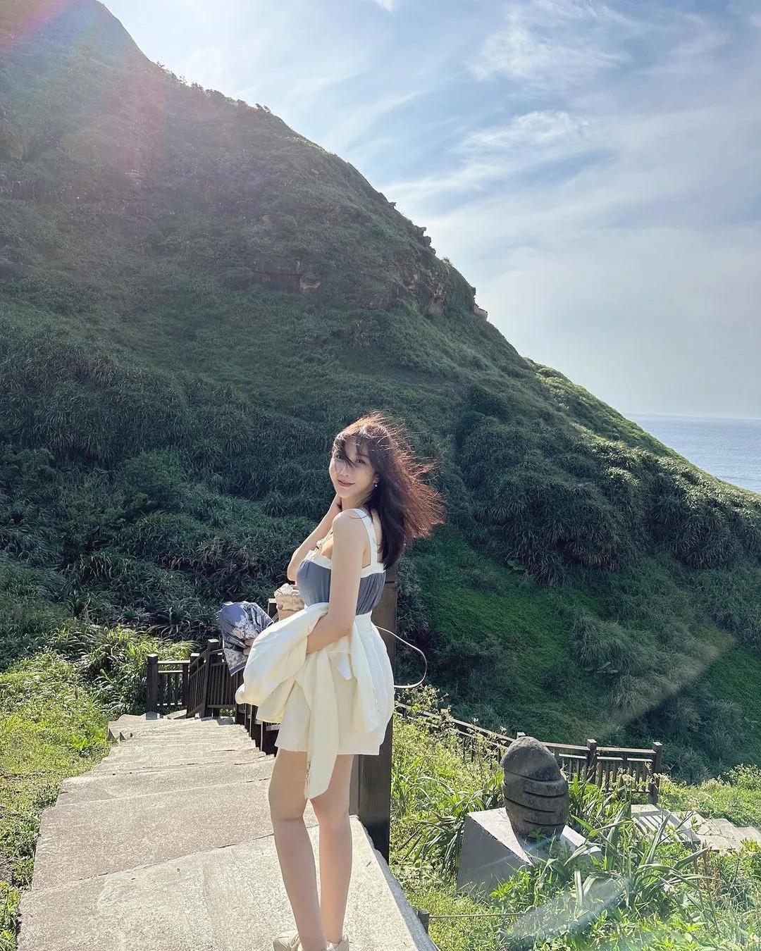 迷人风采「Eli」 大秀身材没有极限 纤瘦姿态超撩人(2)