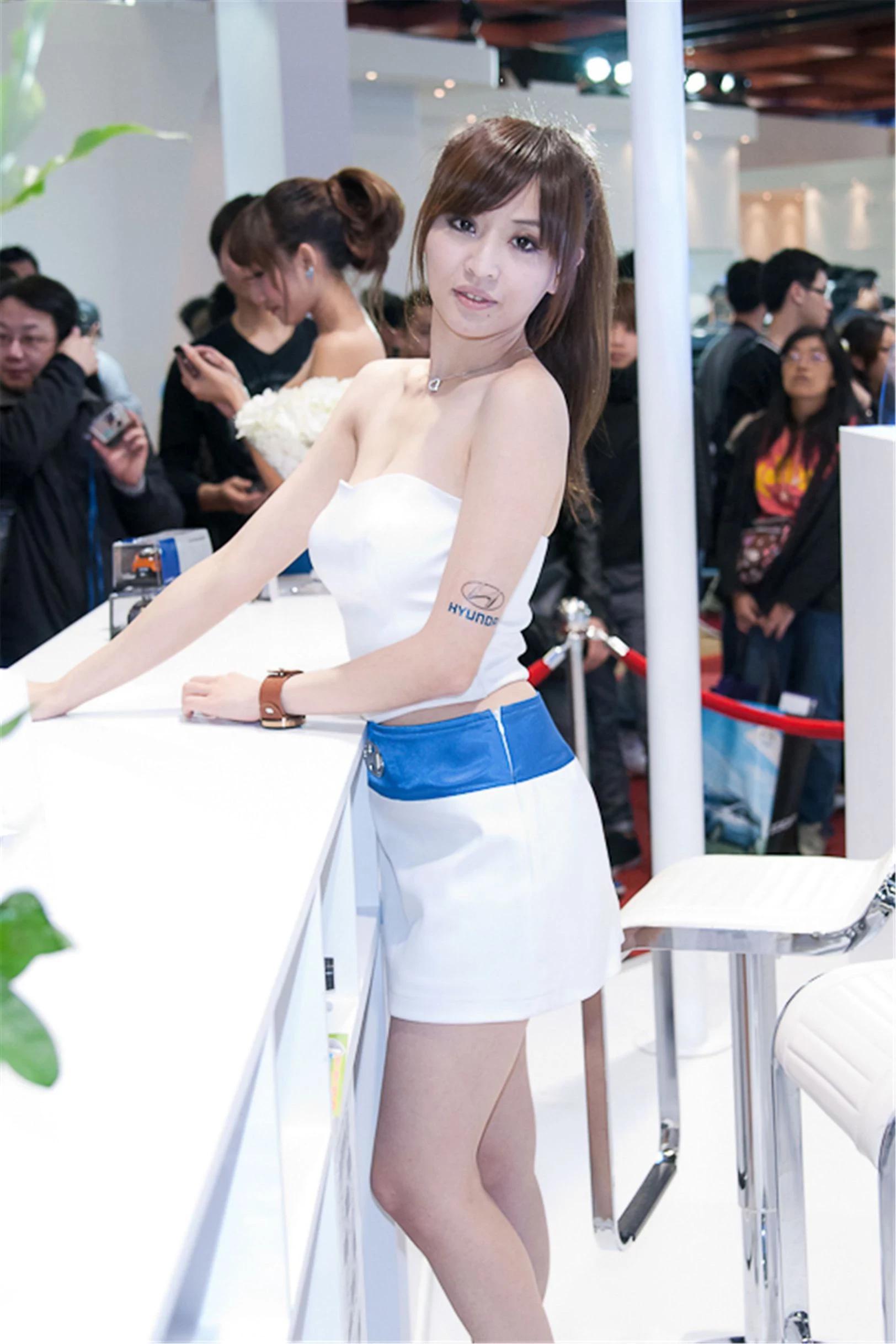 [Beautyleg番外篇] Lucy陈佳-台北车展摄影套图(39)
