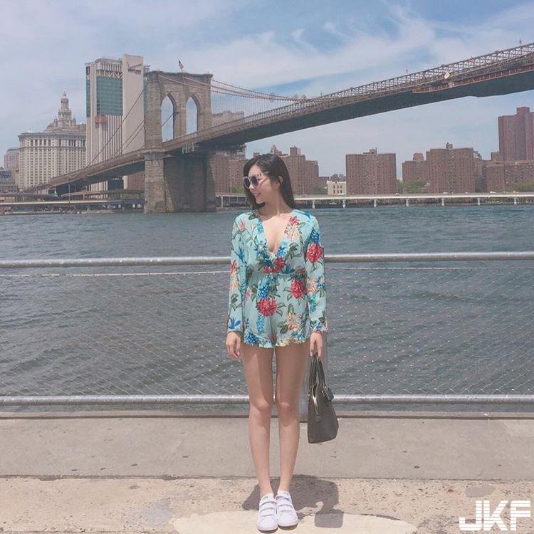 好辣！长荣正妹空姐「睡衣自拍」超诱人！「爆乳翘臀」的身材谁受得了～-小湿妹图(11)